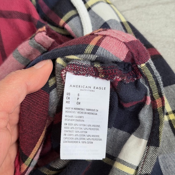 American Eagle Hooded Plaid Flannel Shirt Cropped Red Layered Hoodie S - Picture 6 of 10